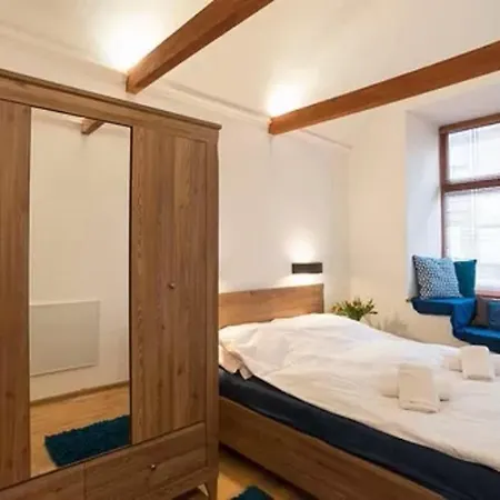 Cozy On Wielopole Street. Apartamento *